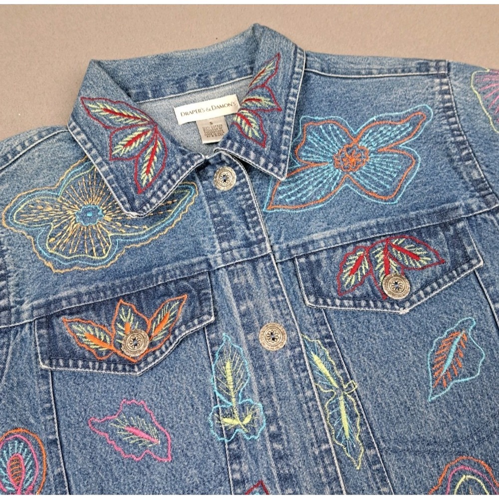 Women Denim Jacket Size Small 18x25 Embroidered Floral Boho Hippie Denim Coat EC